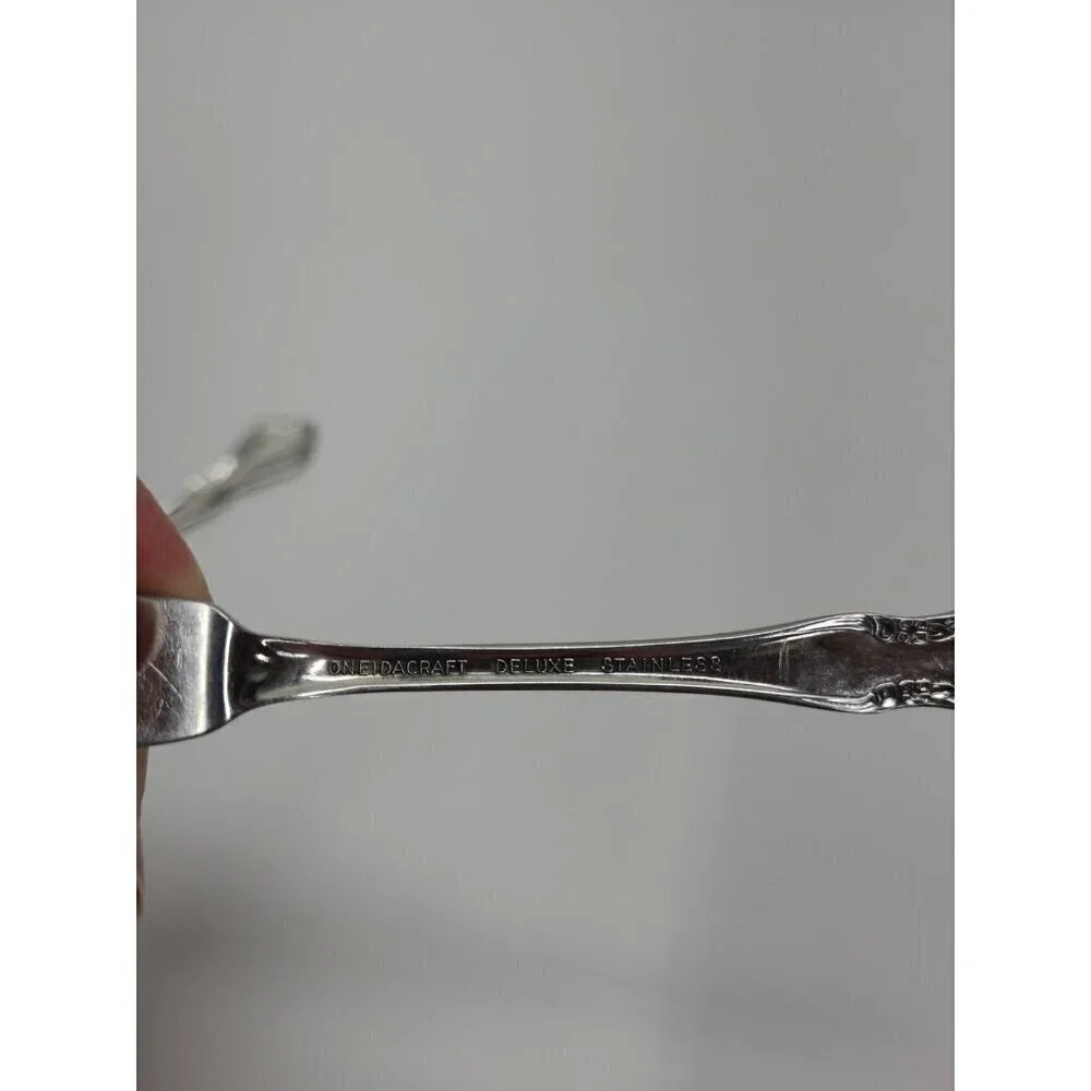 Oneidacraft Deluxe Stainless Flatware Pie Server, Ladle, Butter Knife